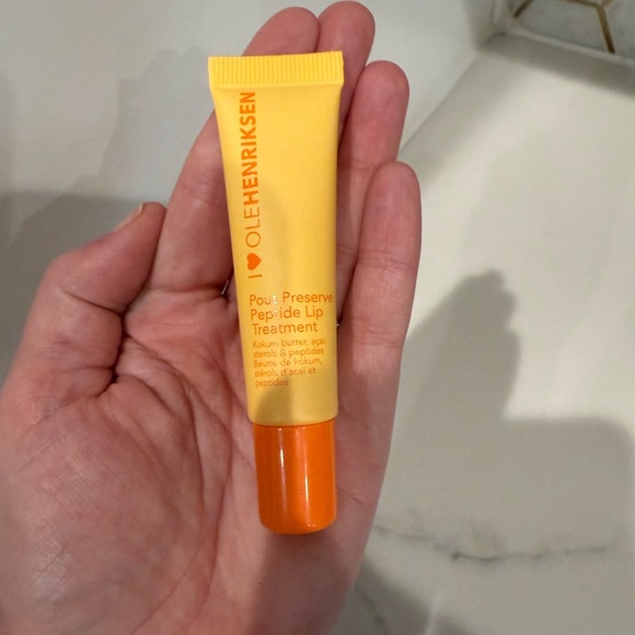 New Ole Henriksen Citrus Sunshine pout preserve peptide lip treatment - Picture 4 of 7